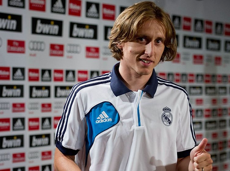 Modric və yarımmüdafiədə sehri başlıqları yenidən yazan matç